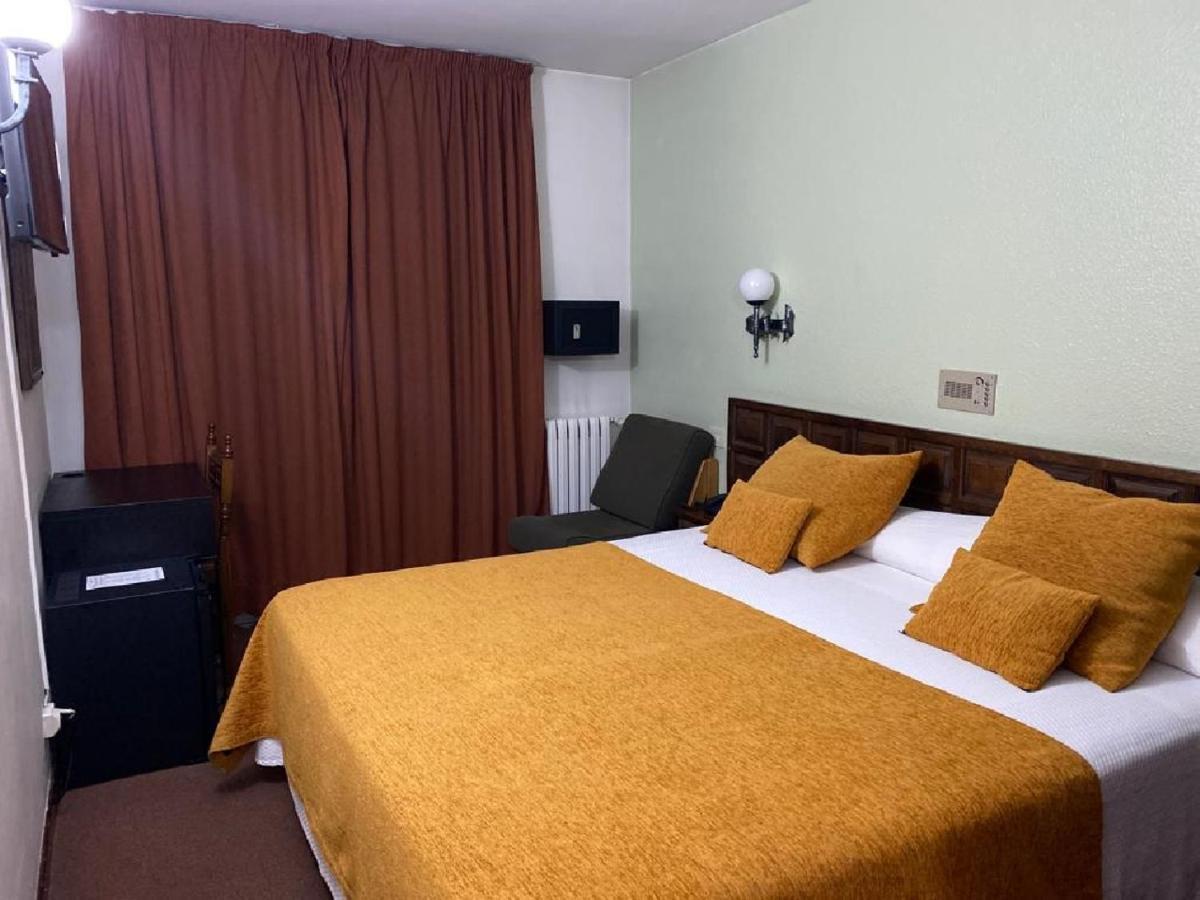 Sant Julià de Lòria Hotel Folch מראה חיצוני תמונה