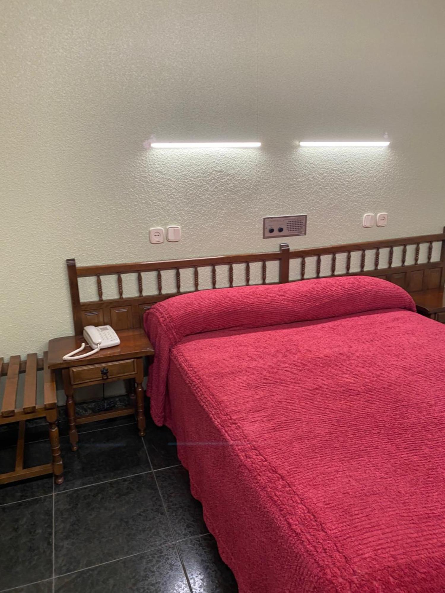 Sant Julià de Lòria Hotel Folch חדר תמונה