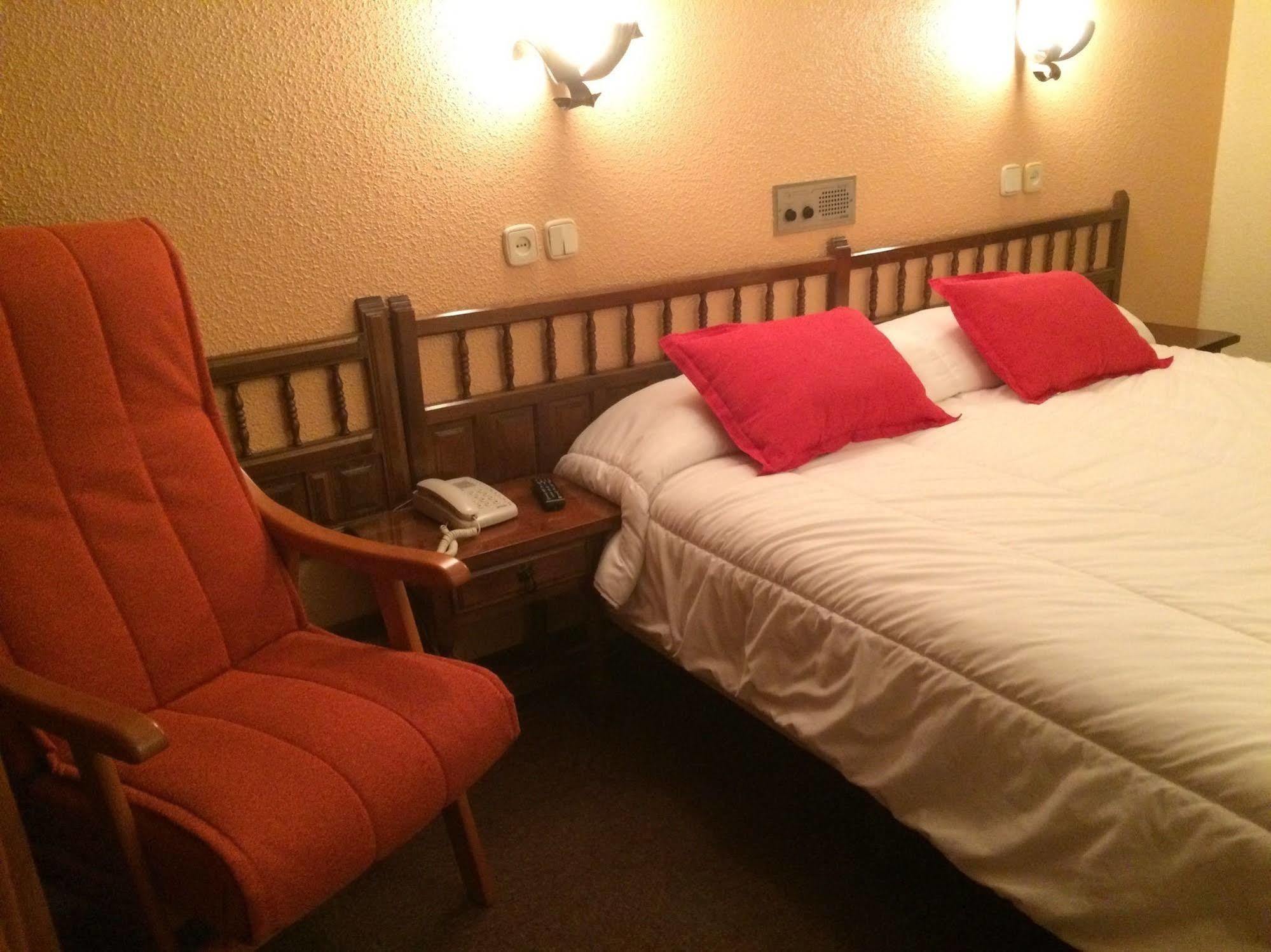 Sant Julià de Lòria Hotel Folch מראה חיצוני תמונה