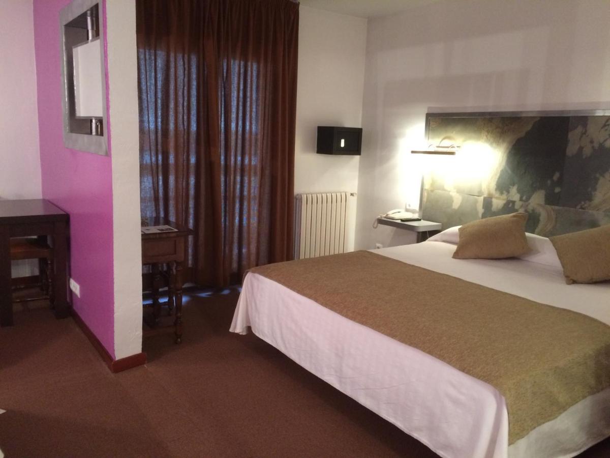 Sant Julià de Lòria Hotel Folch מראה חיצוני תמונה